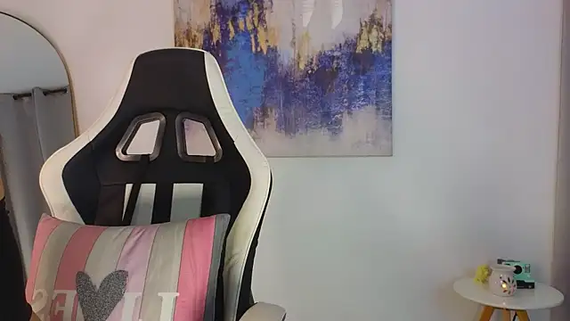 KristennBlue online show from 1, 12, 2025