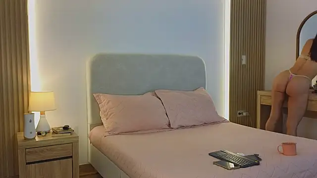 KristennBlue online show from 6, 3, 2026