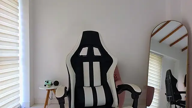 KristennBlue online show from 22, 9, 2025