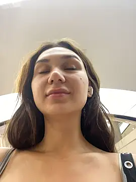 Snapshot of QuitieLia chatting on 12, 7, 2026 QuitieLia online show from 12, 7, 2026