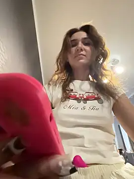 QuitieLia online show from 18, 11, 2025