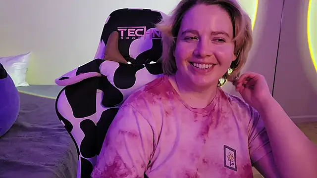 InternetFairy XO online show from 17, 1, 2025