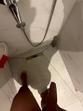 cagoulegrosse online show from 8, 11, 2025