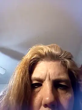 katybell1 online show from 4, 3, 2025