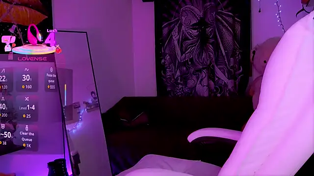 LusciousAlice online show from 13, 4, 2026