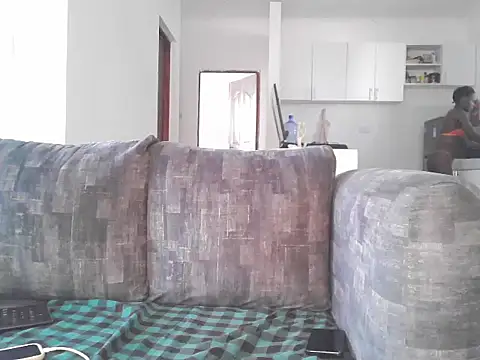 Snapshot of petiteebony_81 chatting on 27, 9, 2025 petiteebony 81 online show from 27, 9, 2025