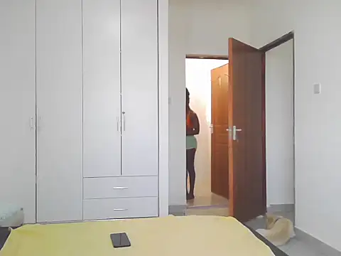 Snapshot of petiteebony_81 chatting on 2, 11, 2025 petiteebony 81 online show from 2, 11, 2025