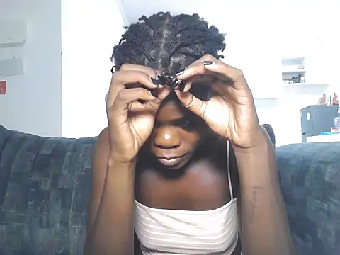 Snapshot of petiteebony_81 chatting on 22, 12, 2025 petiteebony 81 online show from 22, 12, 2025