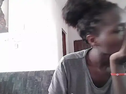 Snapshot of petiteebony_81 chatting on 20, 12, 2025 petiteebony 81 online show from 20, 12, 2025