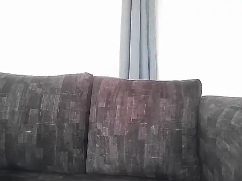 Snapshot of petiteebony_81 chatting on 14, 1, 2026 petiteebony 81 online show from 14, 1, 2026