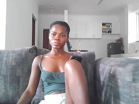 Snapshot of petiteebony_81 chatting on 22, 10, 2025 petiteebony 81 online show from 22, 10, 2025