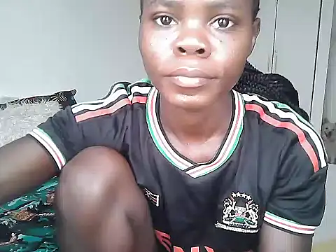 Snapshot of petiteebony_81 chatting on 3, 12, 2025 petiteebony 81 online show from 3, 12, 2025