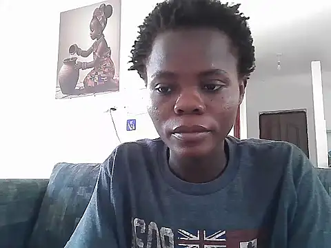 Snapshot of petiteebony_81 chatting on 10, 1, 2026 petiteebony 81 online show from 10, 1, 2026