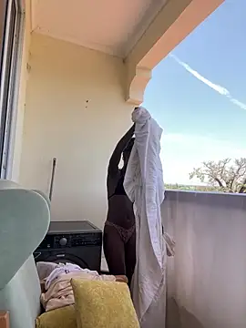 Snapshot of petiteebony_81 chatting on 7, 2, 2026 petiteebony 81 online show from 7, 2, 2026