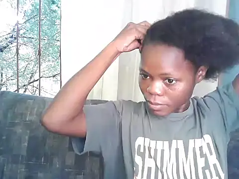 Snapshot of petiteebony_81 chatting on 23, 3, 2025 petiteebony 81 online show from 23, 3, 2025