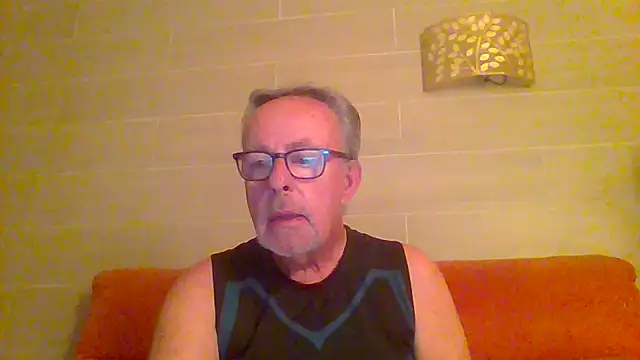 Snapshot of tuggy59 chatting on 26, 6, 2026 tuggy59 online show from 26, 6, 2026