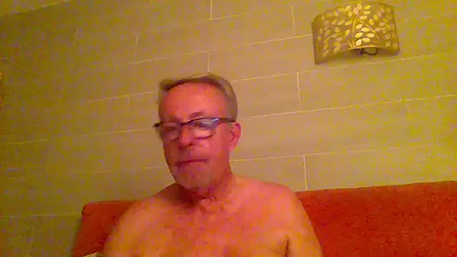 Snapshot of tuggy59 chatting on 11, 6, 2026 tuggy59 online show from 11, 6, 2026