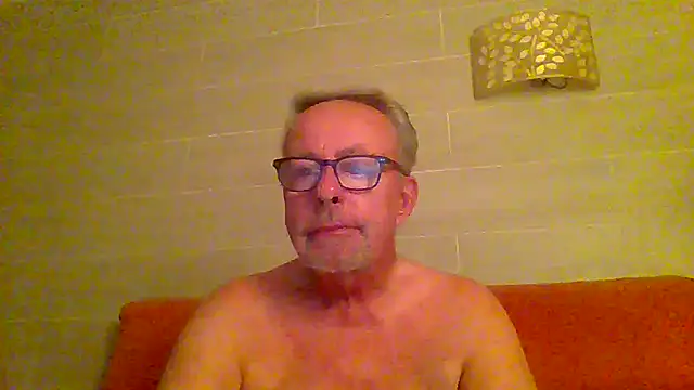 Snapshot of tuggy59 chatting on 9, 6, 2026 tuggy59 online show from 9, 6, 2026