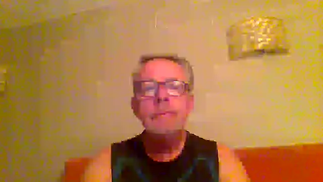 Snapshot of tuggy59 chatting on 16, 6, 2026 tuggy59 online show from 16, 6, 2026