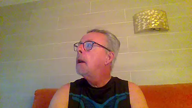 Snapshot of tuggy59 chatting on 18, 6, 2026 tuggy59 online show from 18, 6, 2026