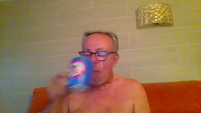 Snapshot of tuggy59 chatting on 10, 6, 2026 tuggy59 online show from 10, 6, 2026