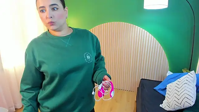 taylor bennet online show from 24, 9, 2025