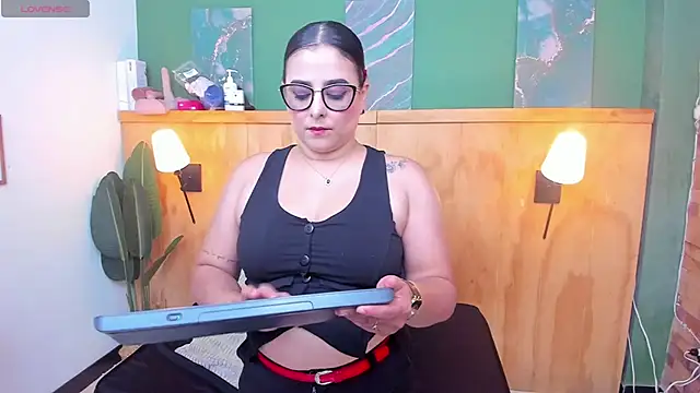 taylor bennet online show from 28, 3, 2026