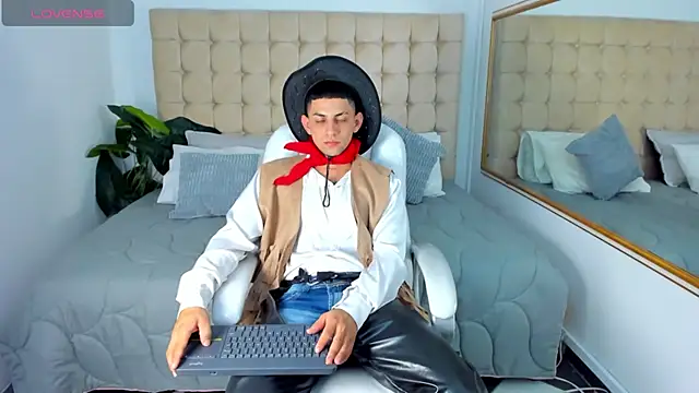 Alex cute77 online show from 5, 11, 2025