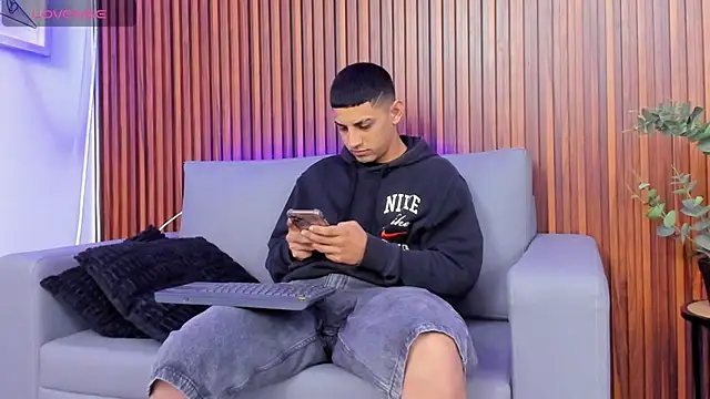 Alex cute77 online show from 13, 3, 2026