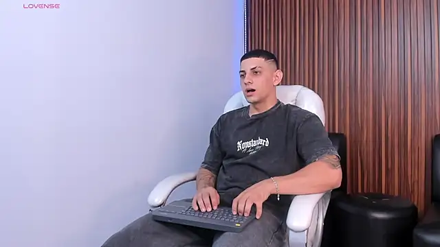 Alex cute77 online show from 15, 1, 2026