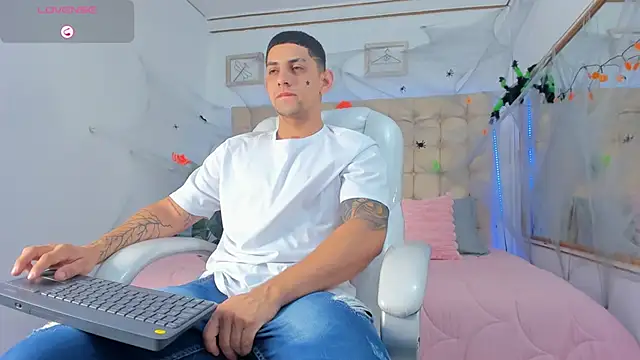 Alex cute77 online show from 3, 10, 2025