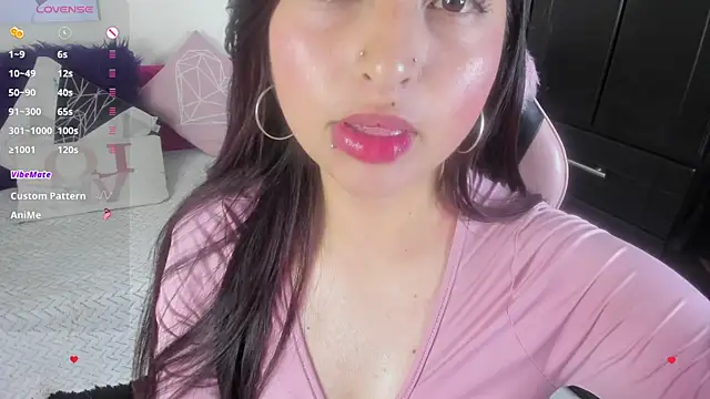Snapshot of Yeysy__lenox chatting on 4, 3, 2025 Yeysy lenox online show from 4, 3, 2025