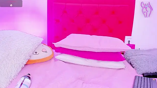 Sofia Girl  online show from 22, 3, 2025