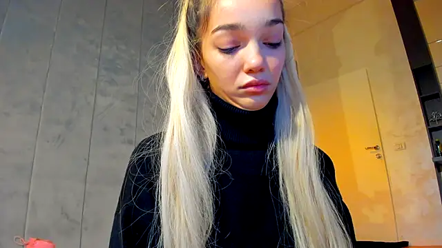 Sassy Teen online show from 28, 11, 2025