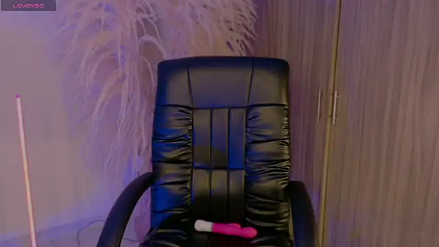 LindseyMoss online show from 4, 3, 2026