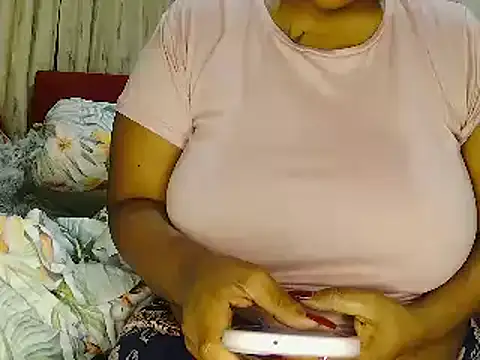 Snapshot of Real1SweetQueen chatting on 11, 6, 2026 Real1SweetQueen online show from 11, 6, 2026