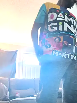 Snapshot of icyMike43 chatting on 14, 12, 2025 icyMike43 online show from 14, 12, 2025