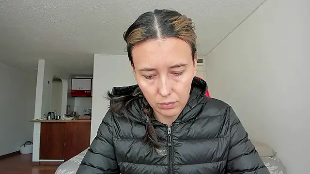 zoe jeane beker online show from 15, 3, 2026