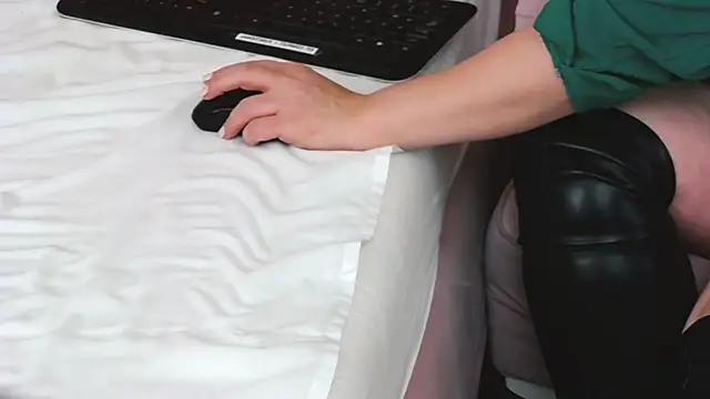 JudithCombs online show from 26, 2, 2025