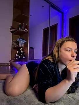 Snapshot of freiiaflower chatting on 4, 12, 2025 freiiaflower online show from 4, 12, 2025