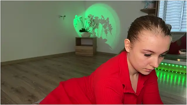 Snapshot of freiiaflower chatting on 13, 7, 2026 freiiaflower online show from 13, 7, 2026