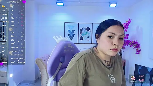 Snapshot of Isa_reel chatting on 4, 7, 2026 Isa reel online show from 4, 7, 2026