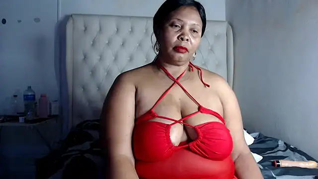 Snapshot of PlatnumBoobsX chatting on 4, 7, 2026 PlatnumBoobsX online show from 4, 7, 2026