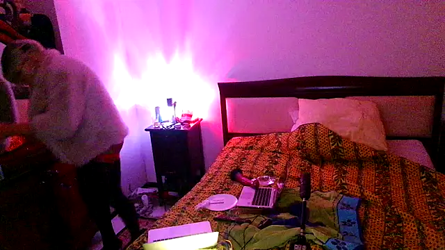 CharlotteVixxens online show from 20, 12, 2025