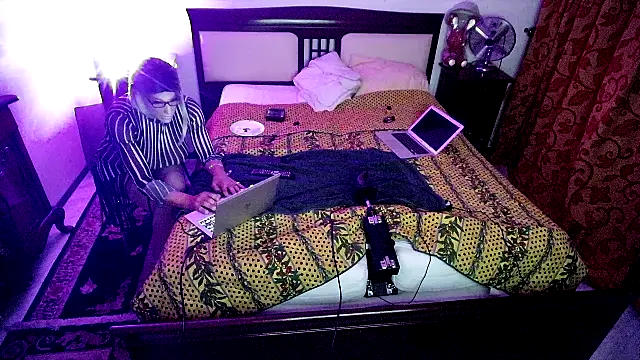 Snapshot of CharlotteVixxens chatting on 7, 4, 2026 CharlotteVixxens online show from 7, 4, 2026