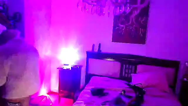 Snapshot of CharlotteVixxens chatting on 6, 3, 2026 CharlotteVixxens online show from 6, 3, 2026