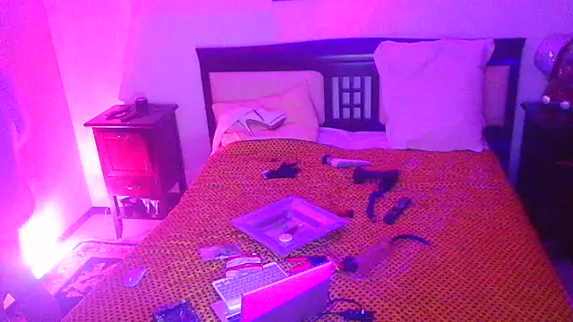 CharlotteVixxens online show from 13, 6, 2026