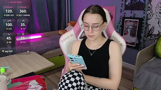 Sweet frosti online show from 3, 2, 2026