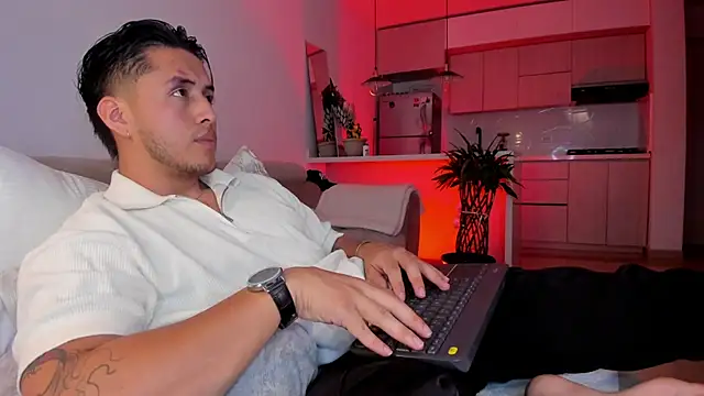 Snapshot of Chriskyle_ chatting on 27, 11, 2025 Chriskyle online show from 27, 11, 2025