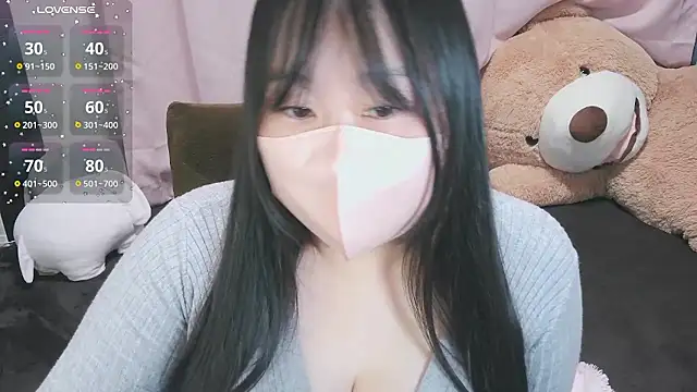 yuinyan3150 online show from 8, 9, 2025